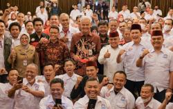 Ganjar Tertarik Usulan Buruh, Formula Penetapan UMP Mengacu pada Inflasi<