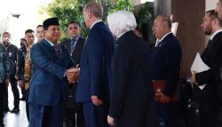 Dampingi Jokowi dalam Pertemuan Bilateral RI-Turki, Prabowo Sambut Kedatangan Erdoğan