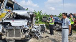 Kecelakaan Maut Tol Cipali KM 139, Daihatsu Luxio Angkut 10 Penumpang