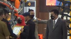 Beri Lahan untuk Mako Brimob, Wali Kota Bandarlampung Eva Dwiana Diganjar Penghargaan