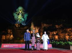 Foto-Foto Pemimpin Dunia Pakai Batik saat Gala Dinner G20 di Bali