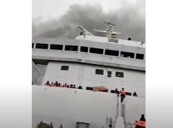 KM Mutiara Timur 1 yang Terbakar di Selat Bali Angkut 236 Penumpang dan 35 ABK