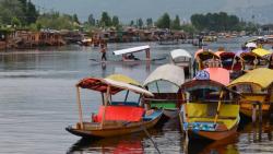 8 Rumah Tradisional Aneh dan Unik, Nomor 6 Dipenuhi Ukiran Rumit<