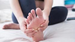 Ciri-ciri Asam Urat Tinggi, Waspadai Tanda Bengkak di Kaki<