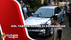 Terobos Perlintasan KA, Sedan Tertabrak KRL Commuter Line di Kembangan