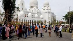 Pemkot Solo Tertibkan Parkir Liar Sekitar Masjid Sheikh Zayed, 4 Orang Diproses BAP