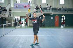 Gaya Nadiem Makarim Main Tenis di Padang Lawan Atlet, Menang atau Kalah?   