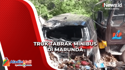Truk Rem Blong Tabrak Minibus hingga Ringsek di Jembatan Marunda