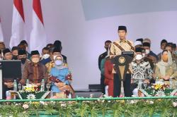 Jokowi Apresiasi Kontribusi Muhammadiyah Dorong Peningkatan Kualitas SDM Hadapi Kompetisi Global<