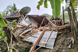 Cerita Taryono Korban Longsor Kehilangan Adik dan Ibunya, Berharap Keduanya Ditemukan Selamat 