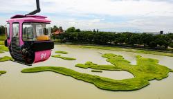Melihat Keindahan TMII dari Kereta Gantung