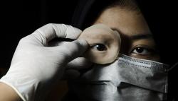 Membuat Bola Mata Palsu Seharga Rp9 Juta