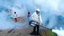 Bacaleg Partai Perindo Tengku Erry Nuradi Fogging di Medan Sunggal untuk Cegah DBD<