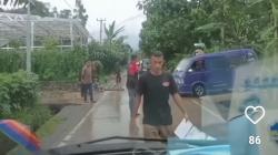 Viral 2 Pria Adang Ambulans Pengangkut Bantuan di Cugenang Cianjur<