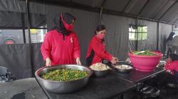 Ibu-Ibu Bhayangkari Buka Dapur Umum untuk Bantu Korban Gempa Cianjur
