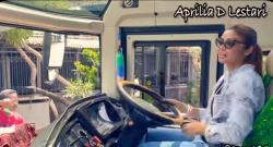 Traktir Makan, Bos PO Bus Cantik Ini Sopiri Sendiri Karyawan ke Restoran
