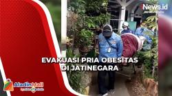 Sakit, Pria Obesitas Dievakuasi Petugas Damkar untuk Berobat di Jatinegara