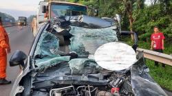 Brak, Xenia Tabrak Tronton di Tol Cipularang Purwakarta, 1 Tewas 2 Luka<