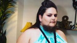 Salut, Perempuan Ini Tetap PD Punya Jenggot Lebat di Wajah