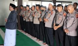 Ratusan Anggota Polres Demak Gelar Salat Gaib dan Galang Dana untuk Korban Gempa Cianjur