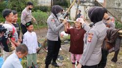 Trauma Healing, Anak-Anak Korban Gempa Cianjur Gembira Bercengkrama dengan Polwan Cantik