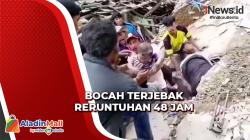 Petugas Evakuasi Bocah Terjebak Reruntuhan selama 48 Jam di Ciherang dalam Kondisi Selamat