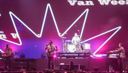 Penampilan Weezer di Soundrenaline 2022