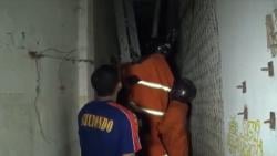 2 Petugas Damkar Situbondo Terluka karena Sengatan Tawon Vespa