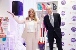 Kisah Joy Mangano, Sukses Jadi Miliarder dari Jualan Alat Pel 