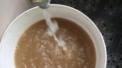 Warga Meulaboh Keluhkan Air Perumda Keruh dan Warna Cokelat