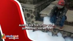 Warga Kaget, Aliran Air Berbusa Disertai Bau Menyengat di Padalarang