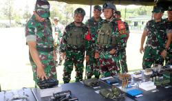 Kasdam IV/Diponegoro Periksa Kesiapan Operasi Satgas Yonif 407/PK di Papua Barat