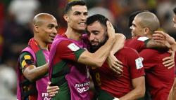 Cristiano Ronaldo Peluk Bruno Fernandes usai Portugal Bungkam Uruguay 2-0 