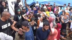 Preman Pensiun Hibur Korban Gempa Cianjur, Bergoyang Bersama di Pengungsian<