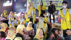Ikatan Istri Fraksi Partai Golkar Sisir Posko Pengungsi, Bantu Korban Gempa Cianjur<