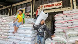 Stok Beras di Pasar Induk Cipinang Menipis, Habis Februari 2023