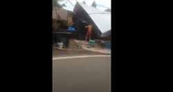 Kronologi Pikap Hilang Kendali Tabrak Rumah Warga hingga 1 Orang Terluka<