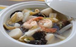 Wong Palembang Akan Pecahkan Rekor MURI Makan Tekwan Terbanyak <