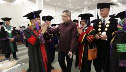 HT Hadiri Pengukuhan Sufmi Dasco Ahmad sebagai Profesor Bidang Ilmu Hukum