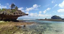 Pantai Ngandong Gunung Kidul, Eksotis Dikelilingi Perbukitan dan Airnya Jernih<