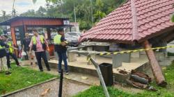 Gazebo di Bandara Pattimura Ambon Roboh Diterpa Angin Kencang, 1 Orang Terluka