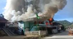 Kebakaran Hanguskan 1 Rumah di Mamuju, Api Diduga dari Korsleting Listrik<