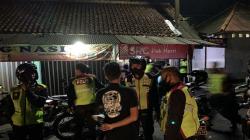 Tangkal Gangguan Kamtibmas, Polisi Patroli di Permukiman Korban Gempa Cianjur