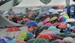 Antusiasme Warga Padang Sambut Anies Baswedan di Tengah Hujan Deras