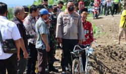 Antisipasi Banjir, Polres Demak Cek Kondisi Tanggul Sungai Cabean