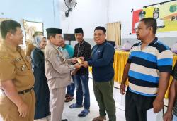 Kendalikan Inflasi, Bupati Pasangkayu Bagikan BBM Gratis untuk Nelayan Sarjo dan Bambaira