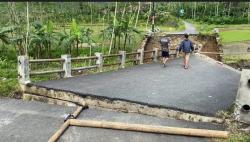  Diterjang Banjir, Jembatan Penghubung Antarkecamatan di Banjarnegara Ambruk 