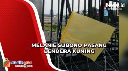 Jelang Pengesahan RKUHP, Melanie Subono Pasang Bendera Kuning dan Plester Mulut