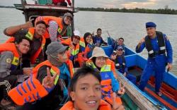 Ditpolairud Polda Sumsel Kawal Mahasiswa Unsri Riset terkait Pelestarian Mangrove<