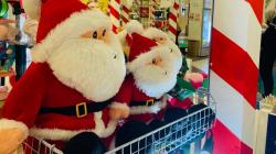 Inspirasi Merayakan Natal Bareng Keluarga, Ada Parade Santa Claus hingga Main di Taman Dinosaurus 